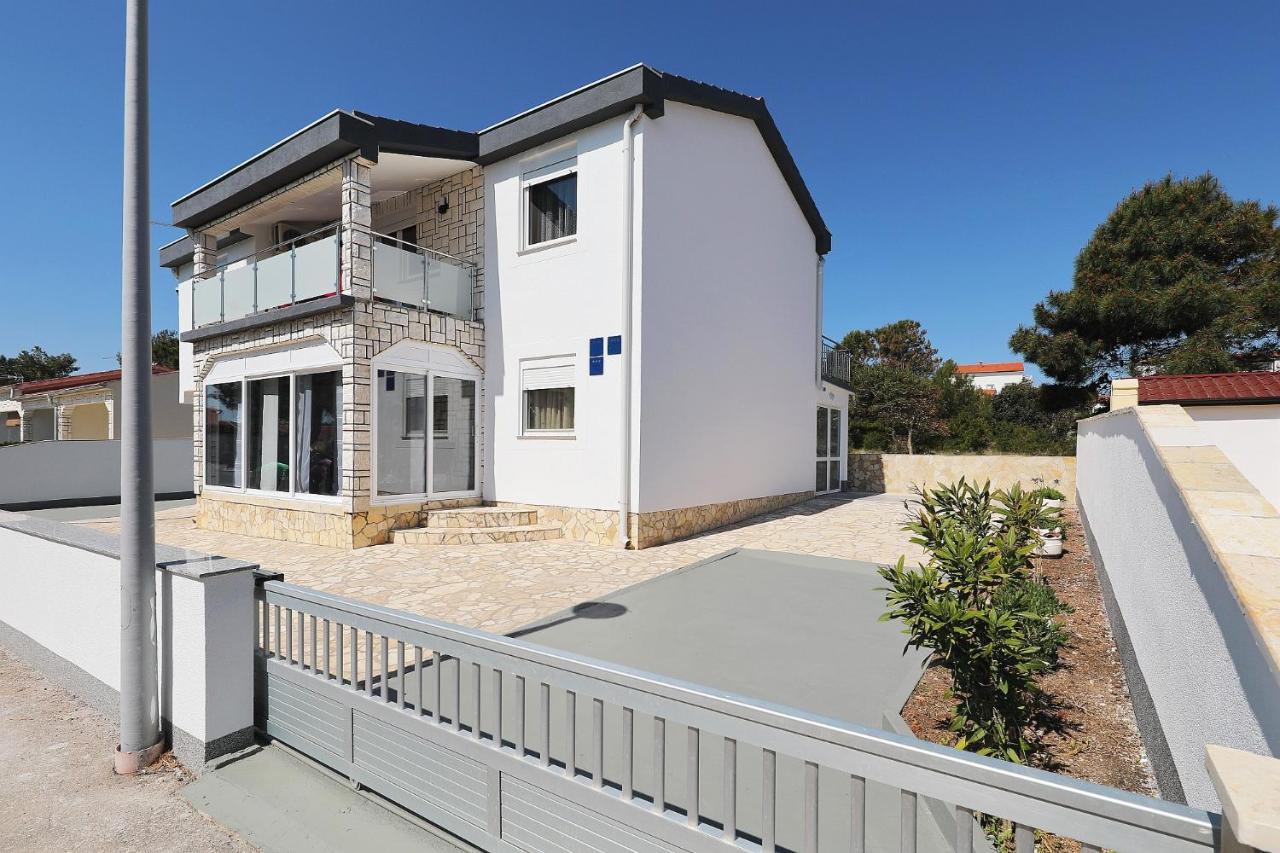 Apartmani Nella Vir Kültér fotó